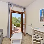 Liliana Hotel 3*