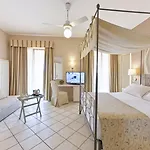 Liliana Hotel 3*
