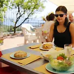 Liliana Hotel