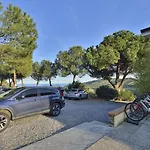 Liliana Hotel 3*