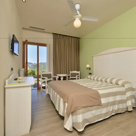 Liliana Отель Диано-Марина