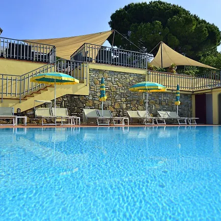 Liliana Отель Диано-Марина