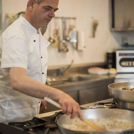 Отель Liliana 3*