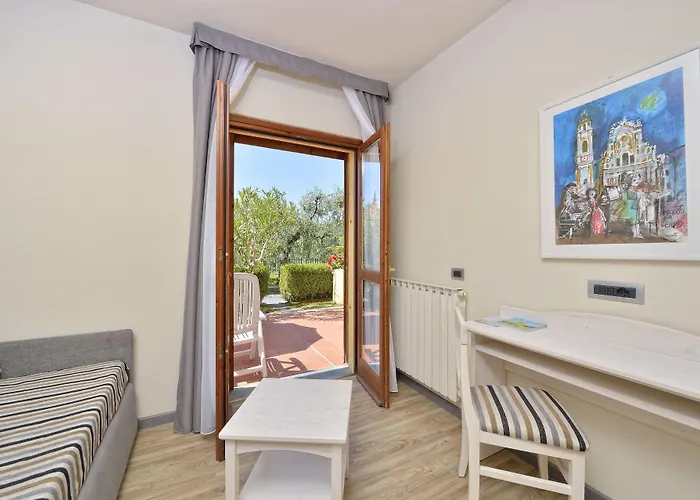 Liliana Hotel 3*